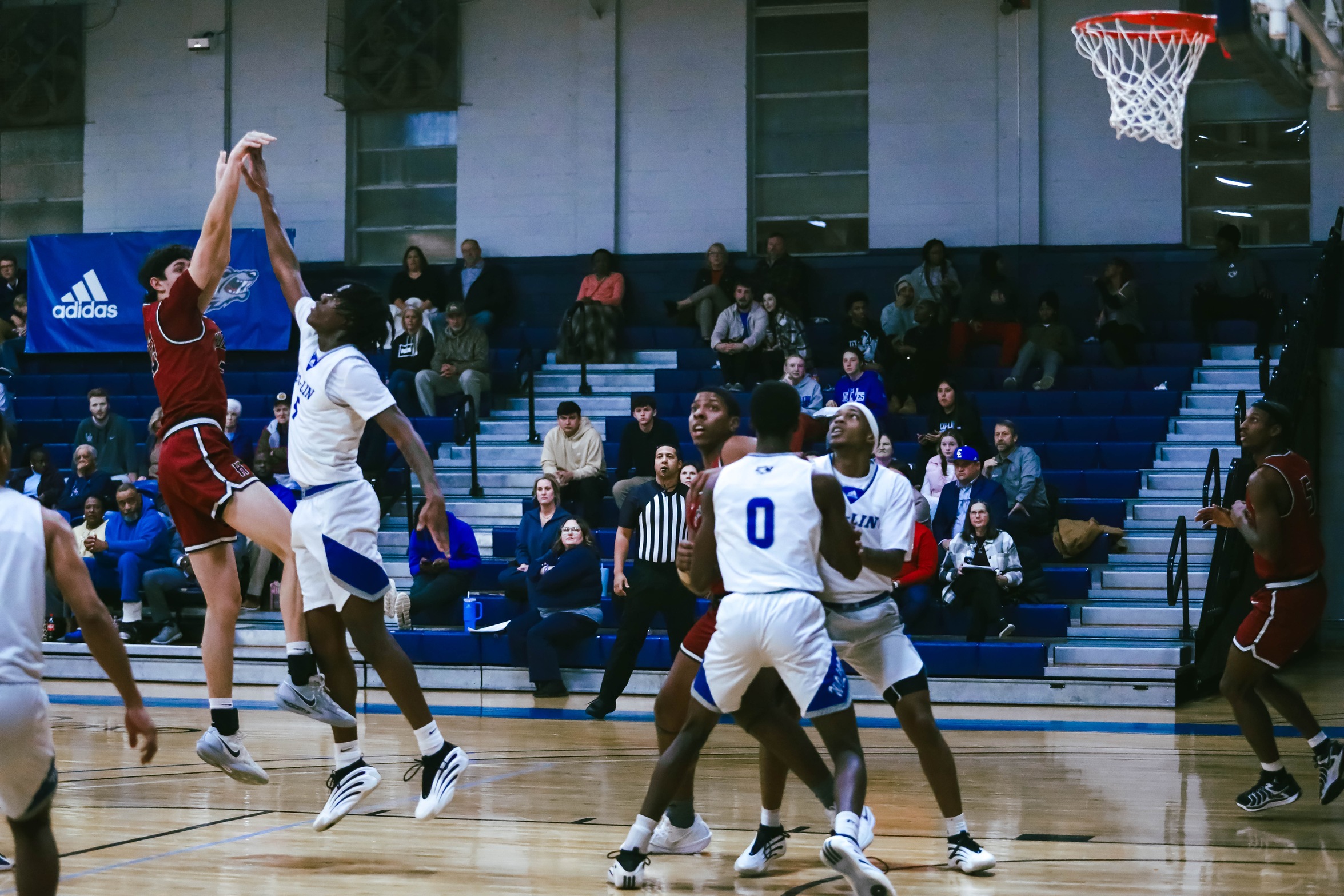 Wolves Falter Against Indians