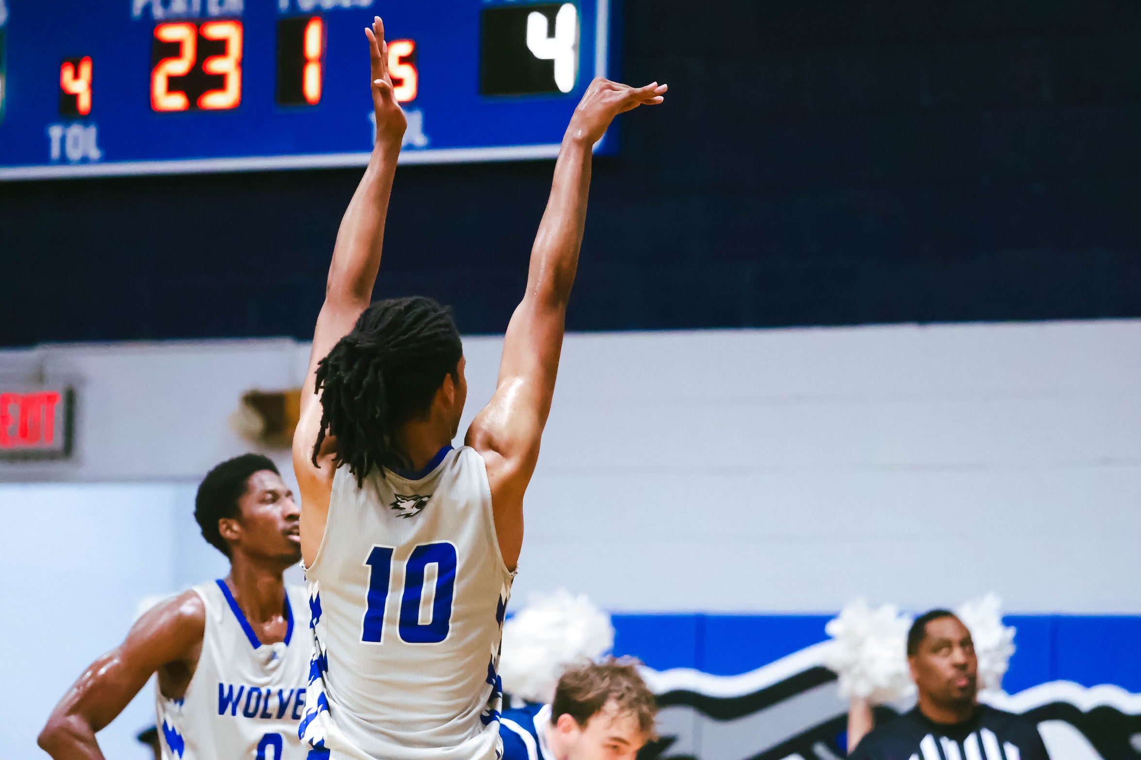 Wolves Dominate Warriors in Regular Season Finale
