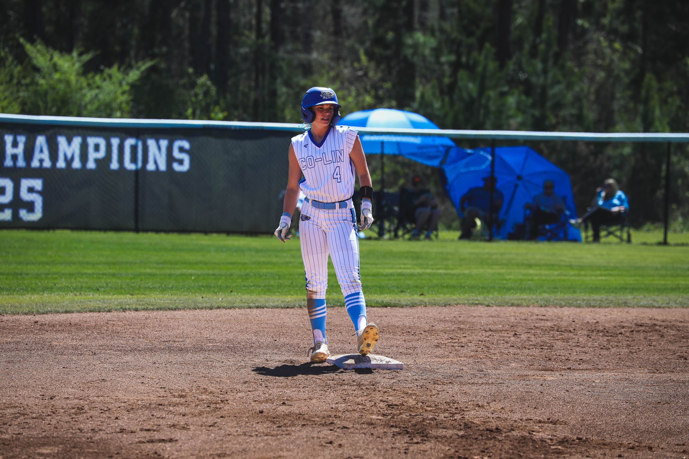 Lady Wolves Sweep Lady Eagles to Stay Undefeated in Conference Play