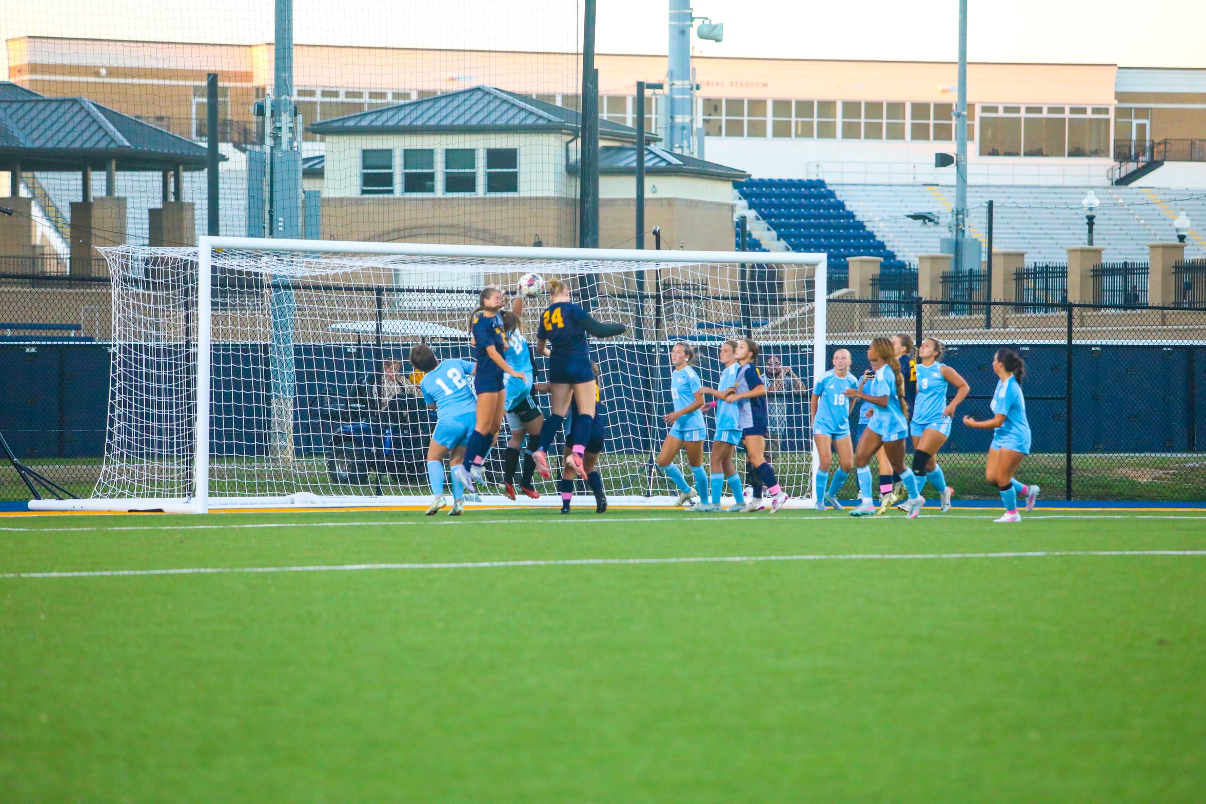 Lady Wolves Drop Match Against Bulldogs